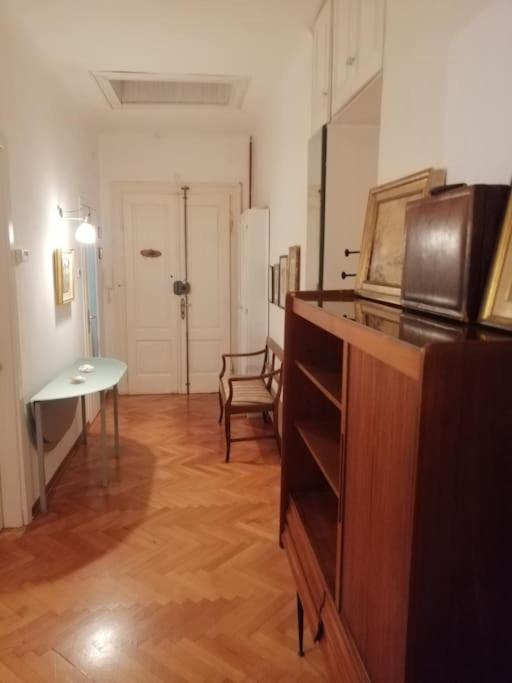 Spacious Attic Apartment Kandler Trieste Exteriör bild